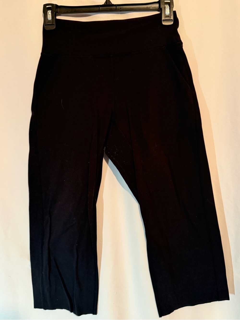 Lululemon Women’s Size 4 Black Wide Leg Cropped Yoga Pants 15” Inseam